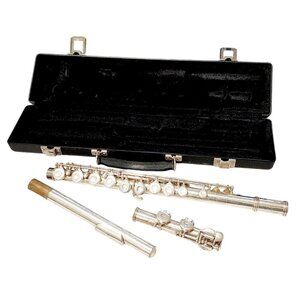 Gemeinhardt 2sp Silver-Plated Flute With Original Carrying Case